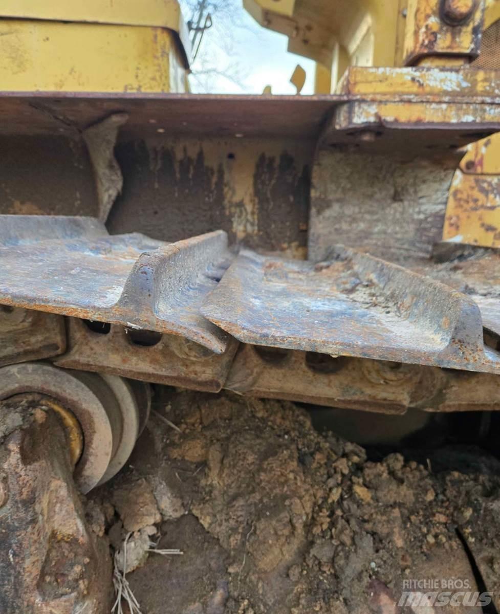 CAT D6C Buldožerji goseničarji