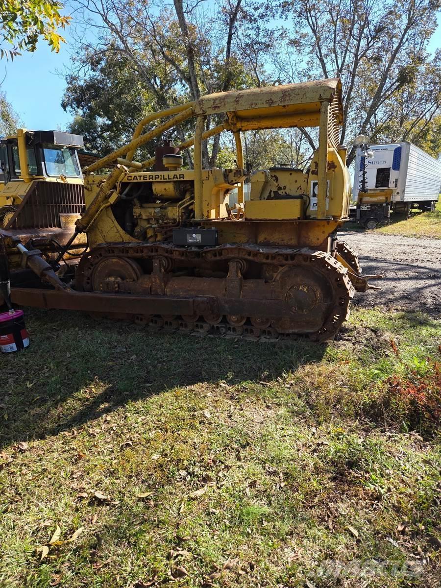 CAT D6C Buldožerji goseničarji