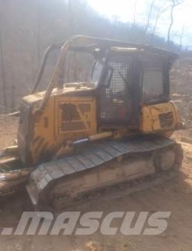 CAT D6K Buldožerji goseničarji