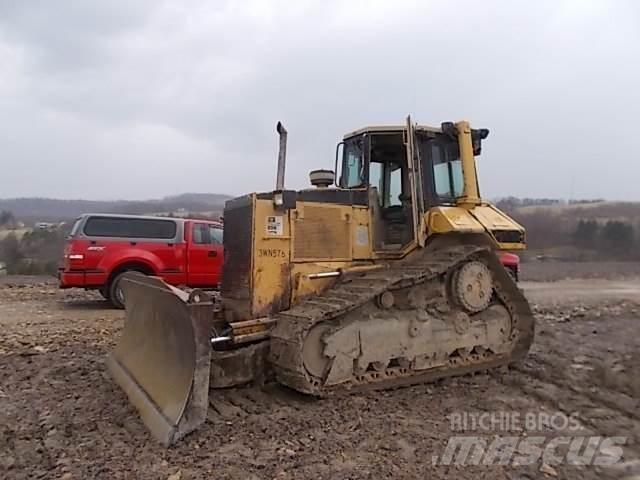 CAT D6M Buldožerji goseničarji