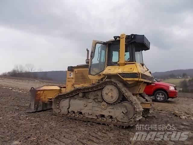 CAT D6M Buldožerji goseničarji