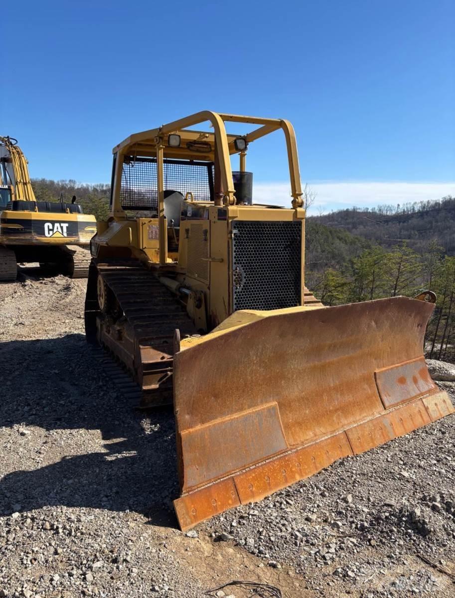 CAT D6M XL Buldožerji goseničarji