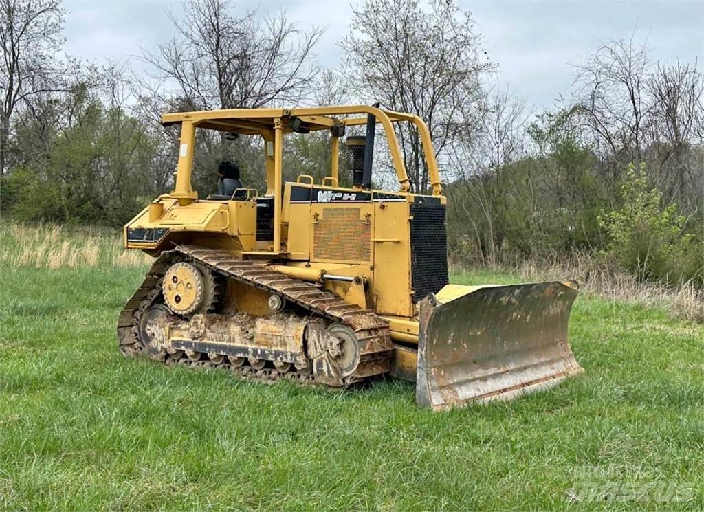 CAT D6M XL Buldožerji goseničarji