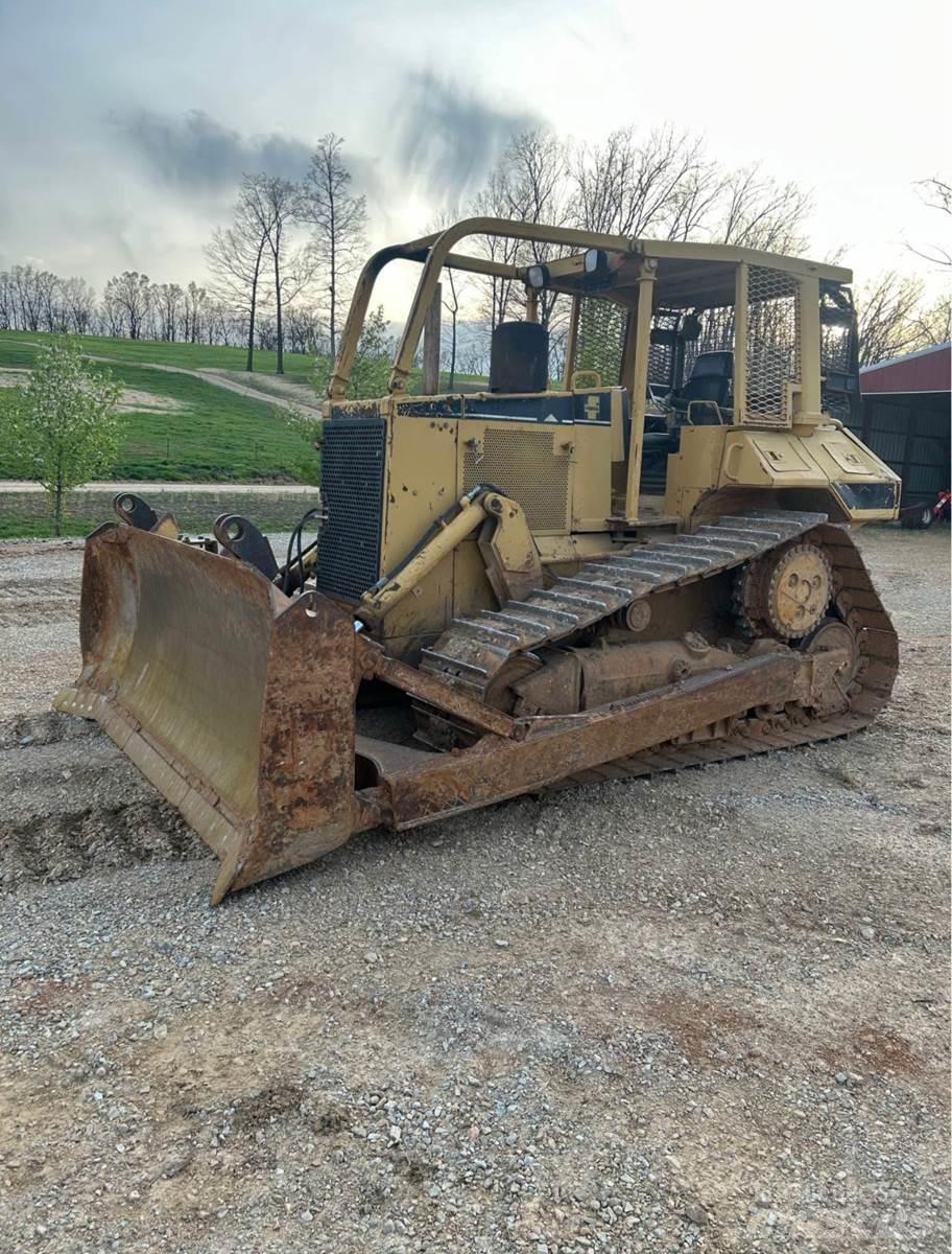 CAT D6M XL Buldožerji goseničarji