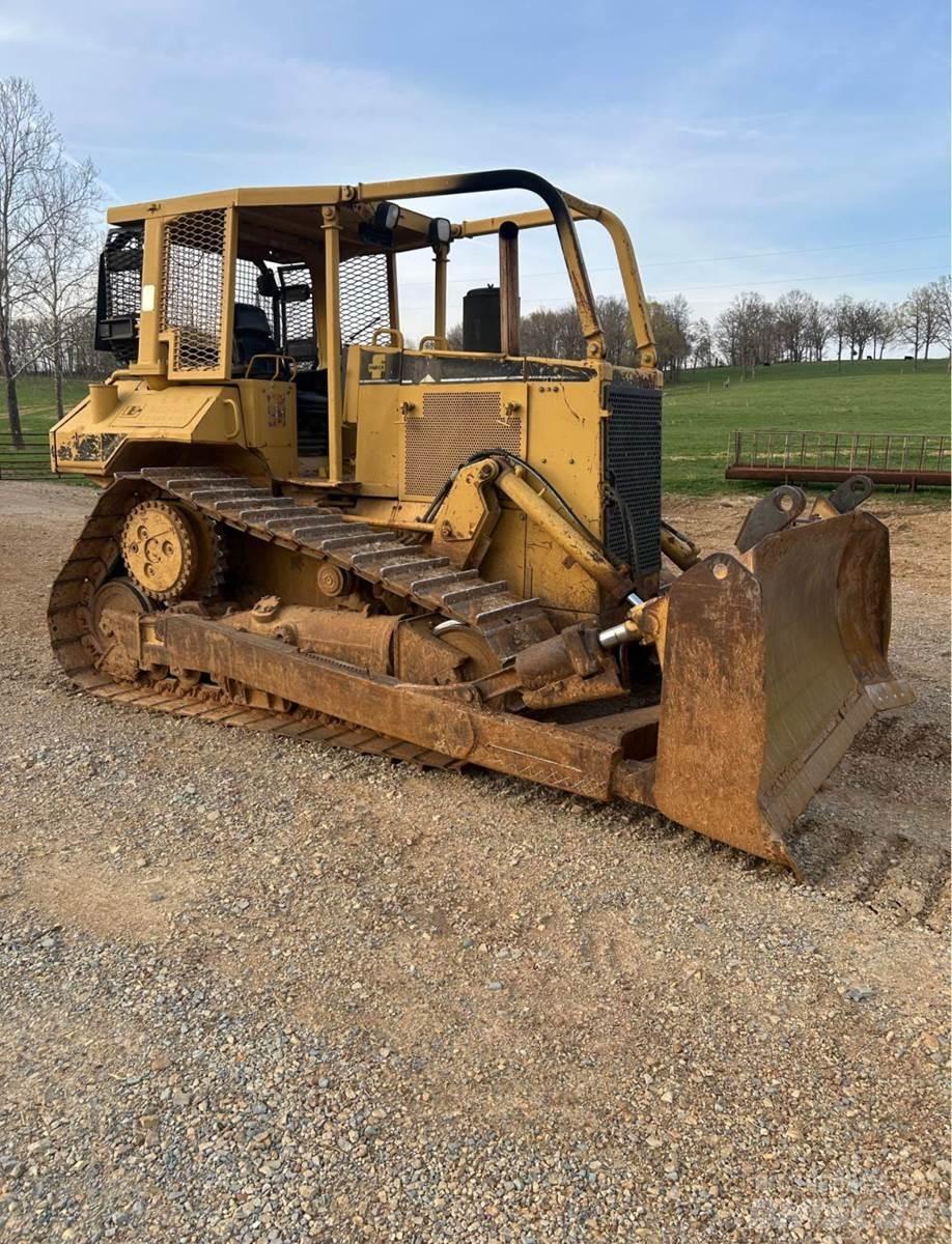 CAT D6M XL Buldožerji goseničarji