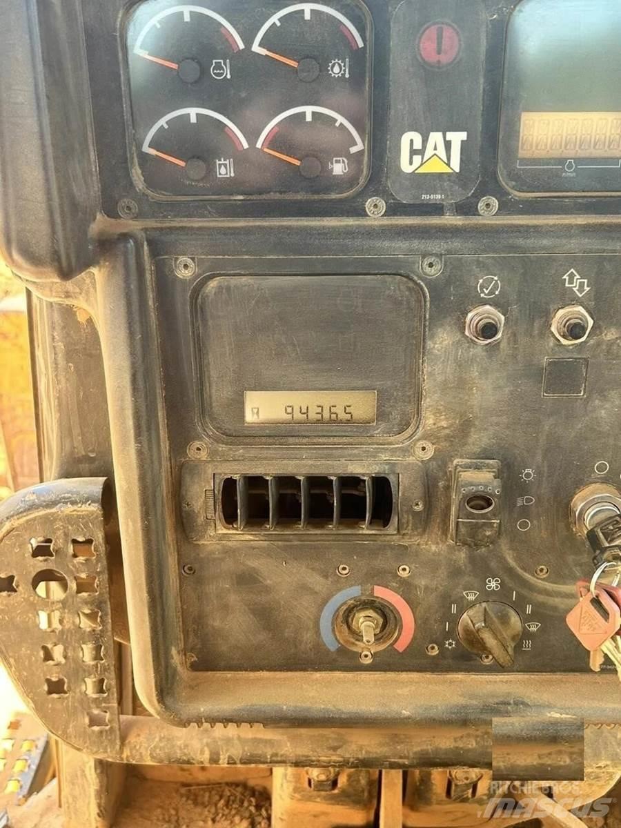 CAT D6N XL Buldožerji goseničarji