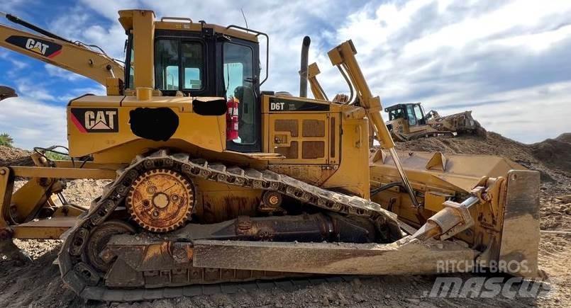 CAT D6T Buldožerji goseničarji