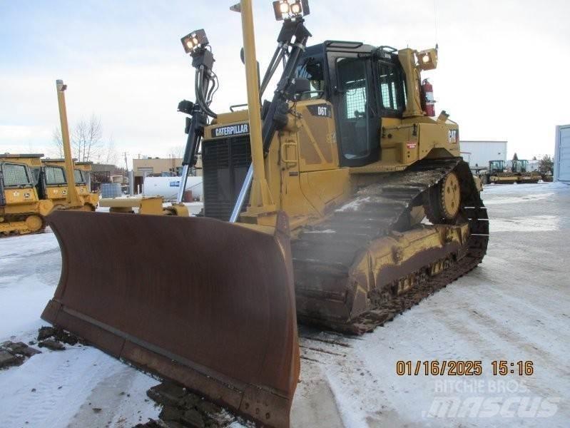 CAT D6T Buldožerji goseničarji