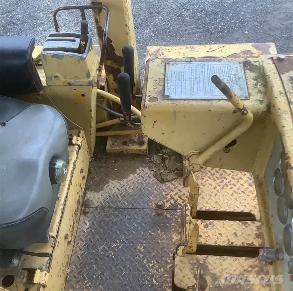 CAT D7F Buldožerji goseničarji