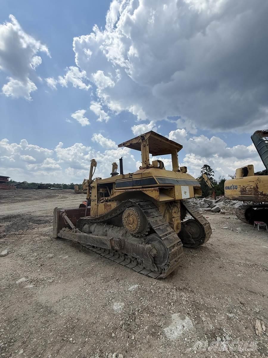 CAT D7H Buldožerji goseničarji