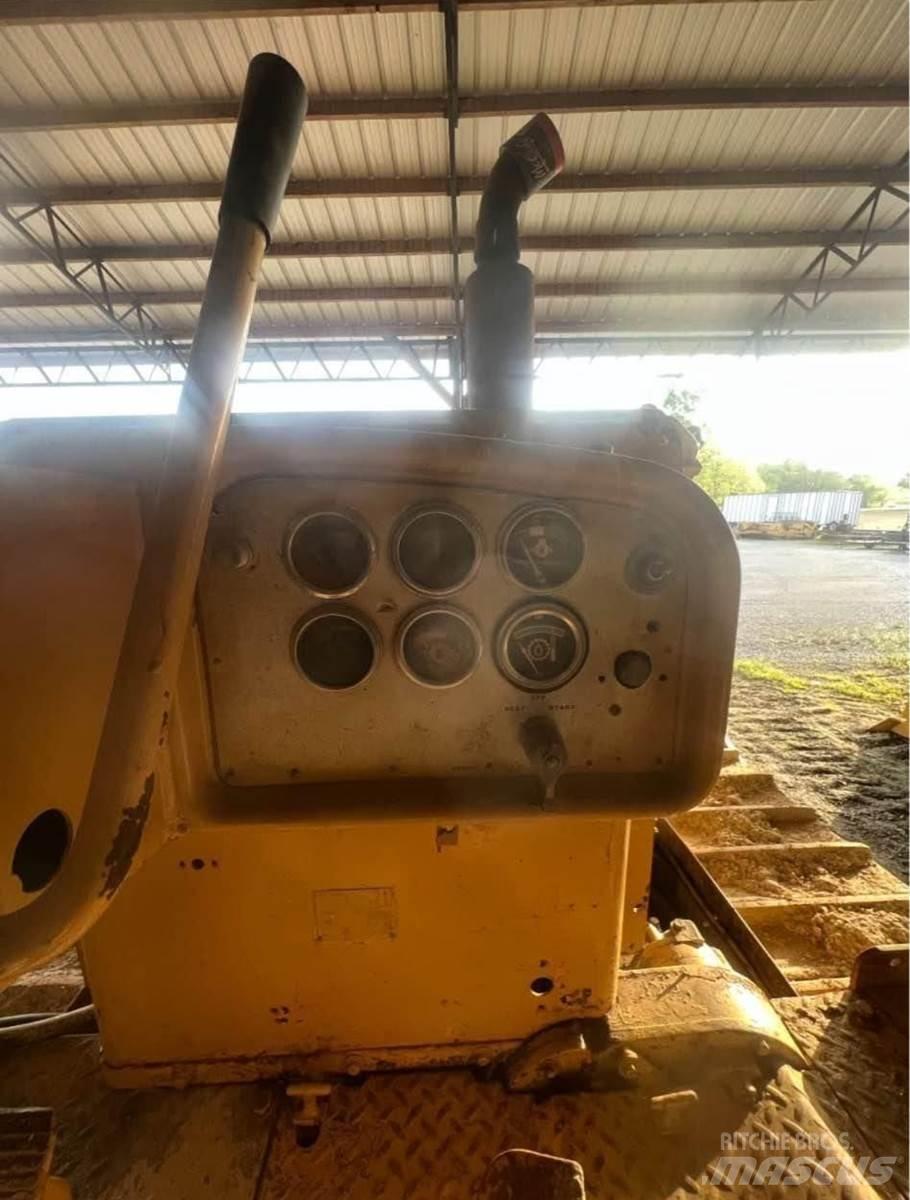 CAT D8H Buldožerji goseničarji
