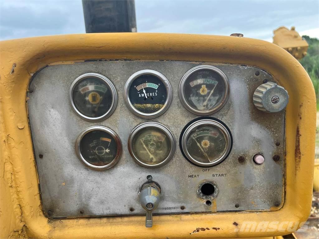 CAT D8H Buldožerji goseničarji