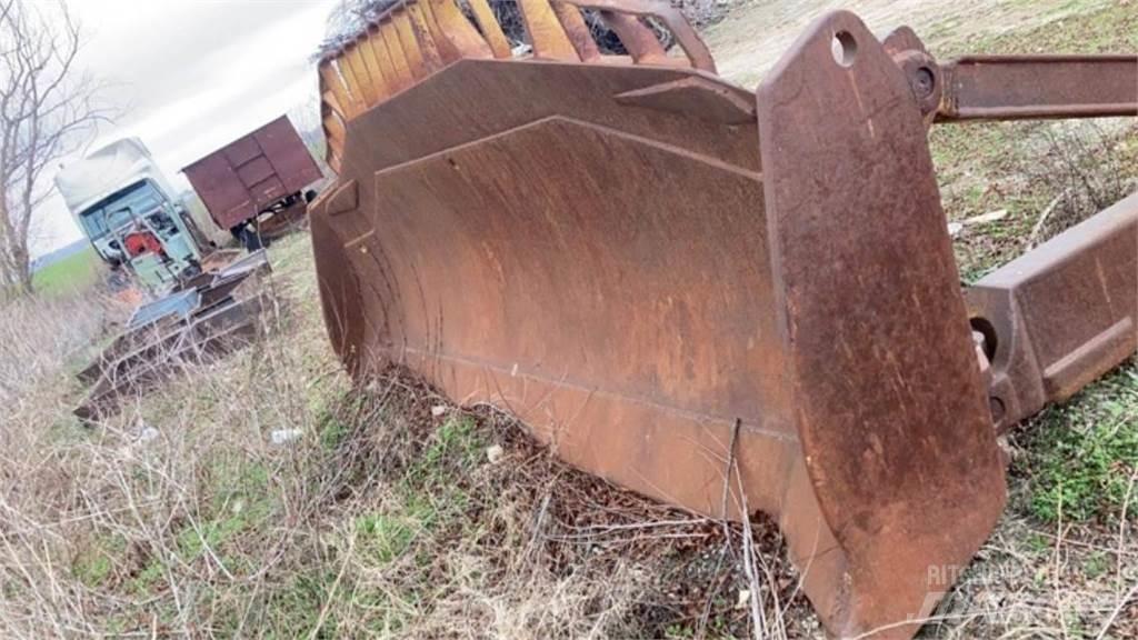 CAT D8R Buldožerji goseničarji