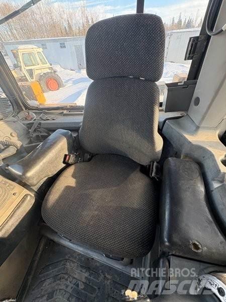 CAT D8T Buldožerji goseničarji