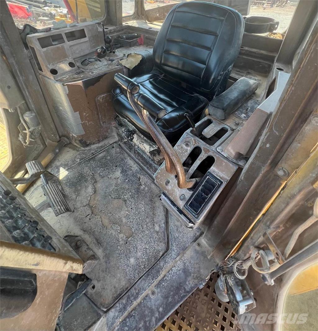 CAT D9L Buldožerji goseničarji