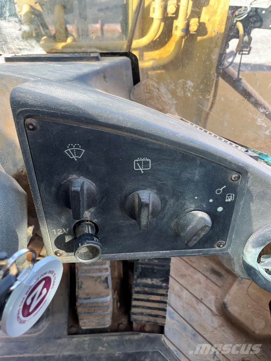 CAT IT38G Kolesni nakladalci