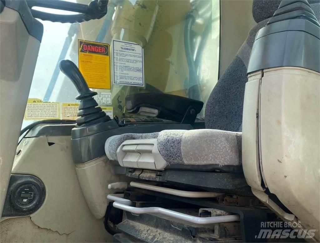 CAT M316C Bagri na kolesih