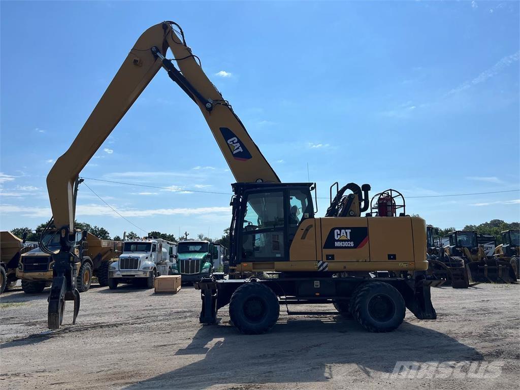 CAT MH3026 Rušilni bagri