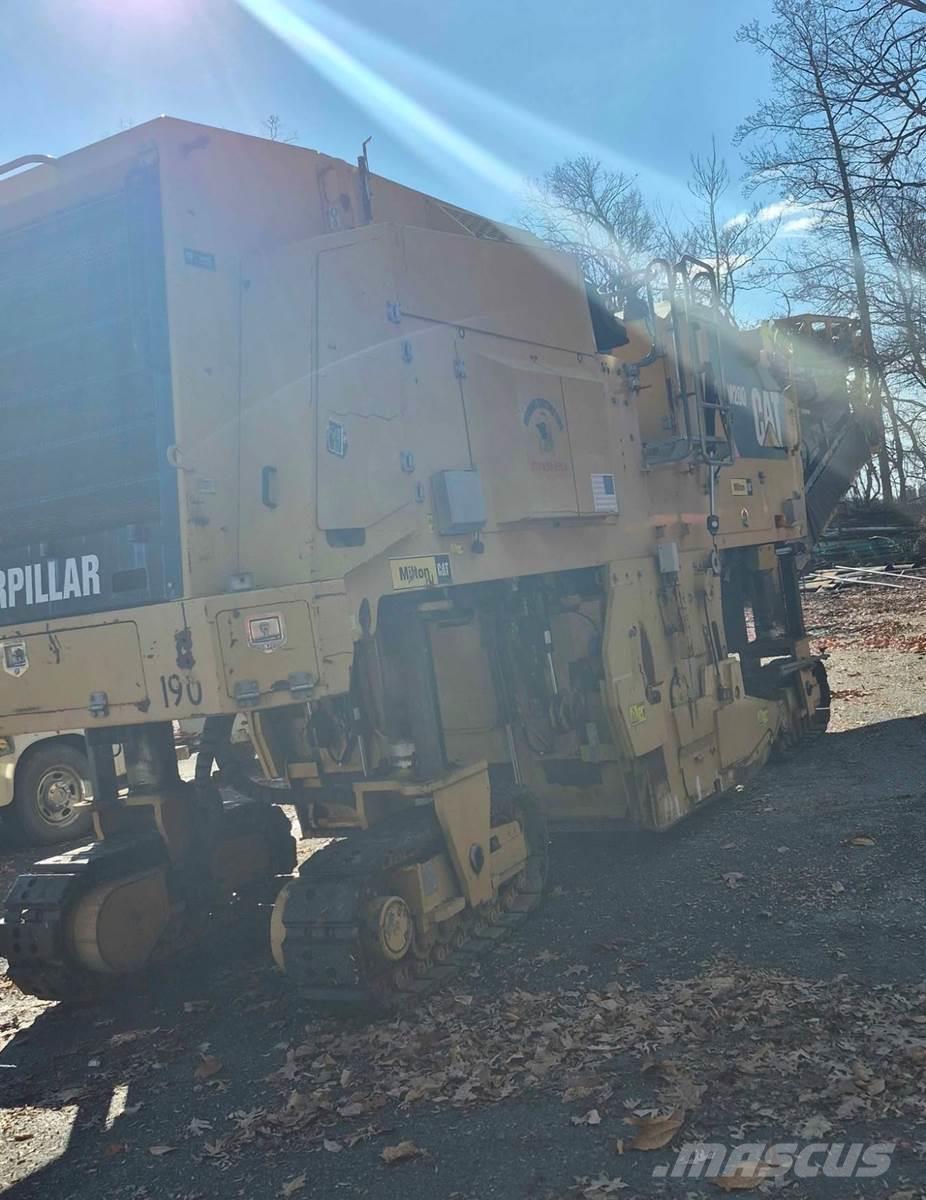 CAT PM200 Freze za asfalt