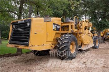 CAT RM300 Kompaktorji tal