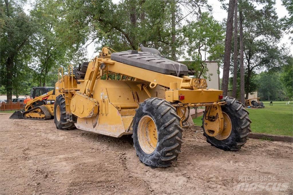 CAT RM300 Kompaktorji tal