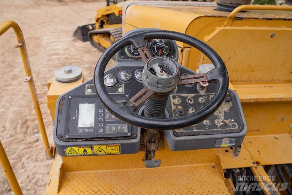 CAT RM300 Kompaktorji tal