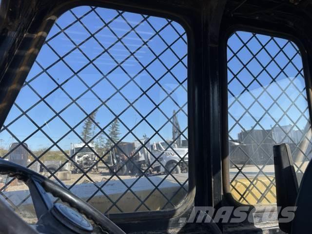 CAT TH83 Teleskopski viličarji