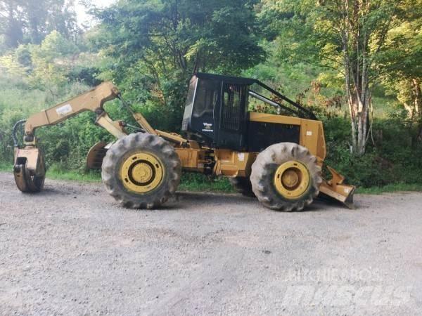  CTR 950B Skiderji