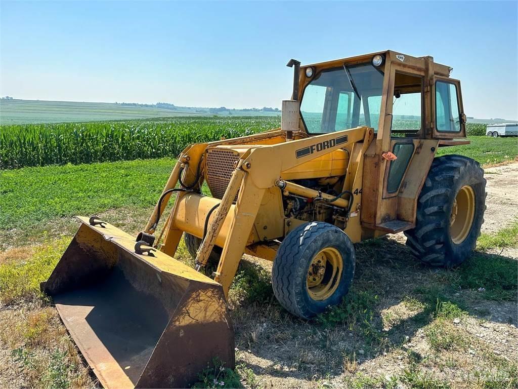 Ford 445 Traktorji