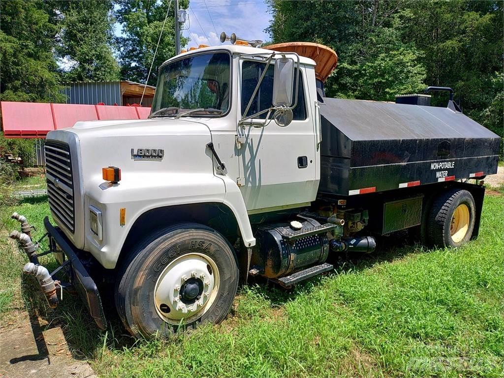 Ford 8000 Tovornjaki cisterne