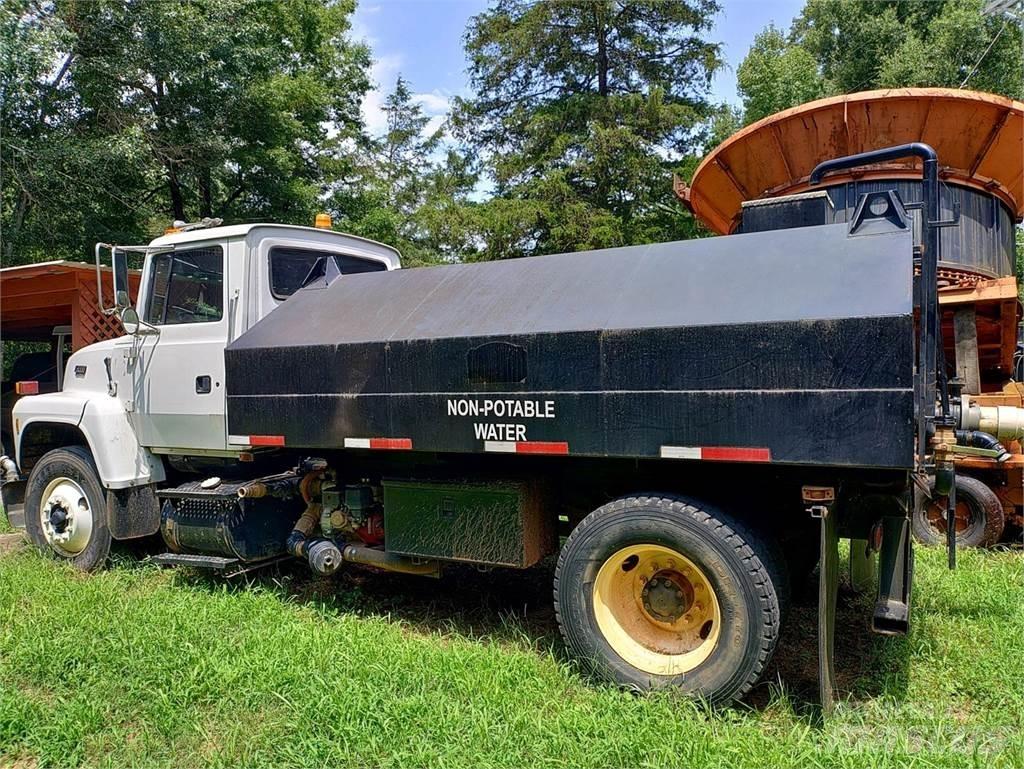 Ford 8000 Tovornjaki cisterne