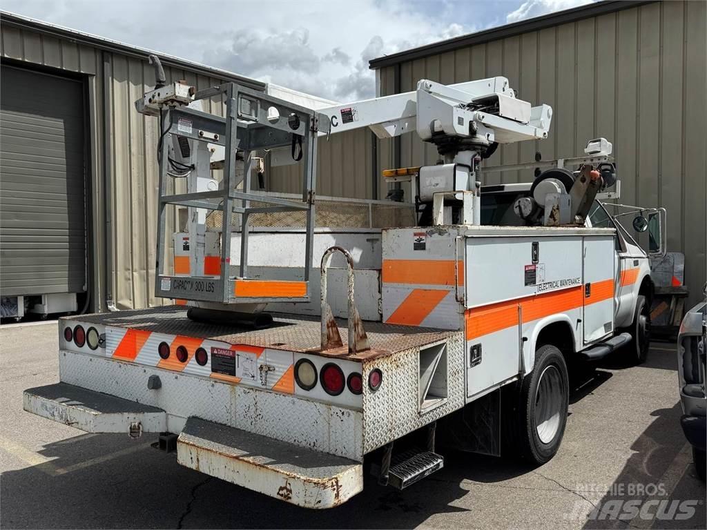 Ford F-550 Avtokošare