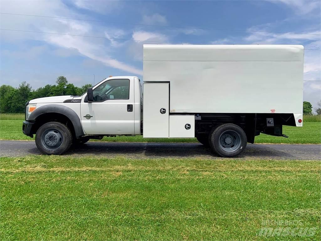 Ford F-550 Tovornjaki za žagovino