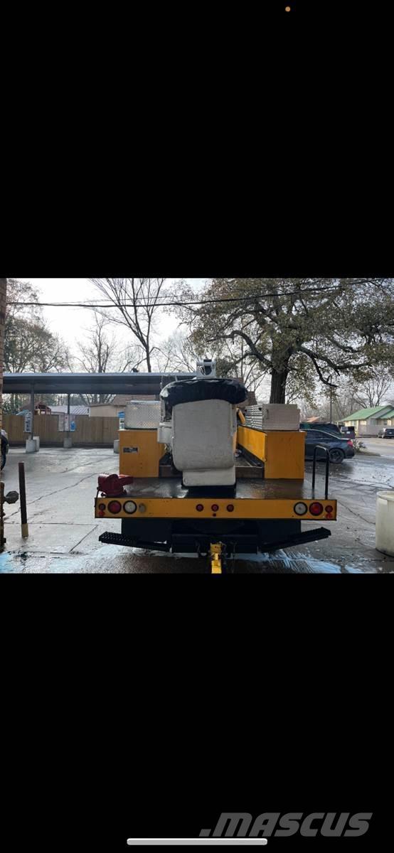 Ford F-550 Avtokošare