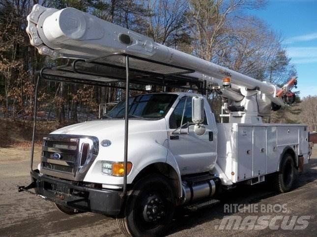 Ford F-750 Avtokošare