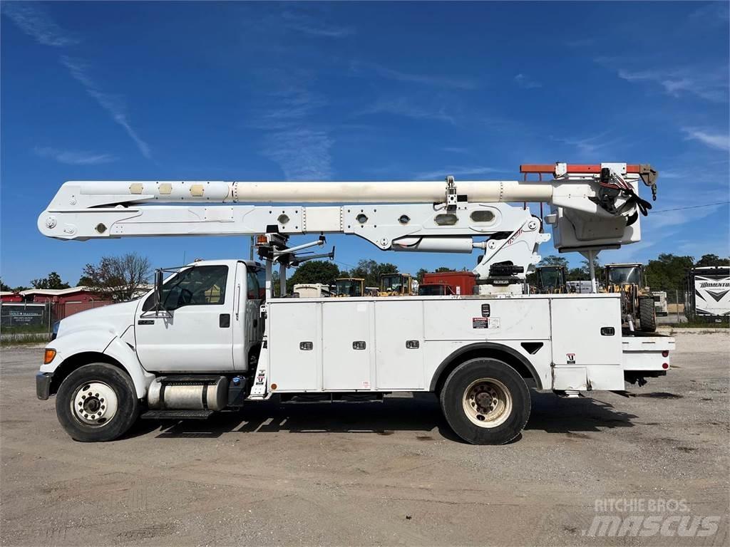 Ford F-750 Avtokošare