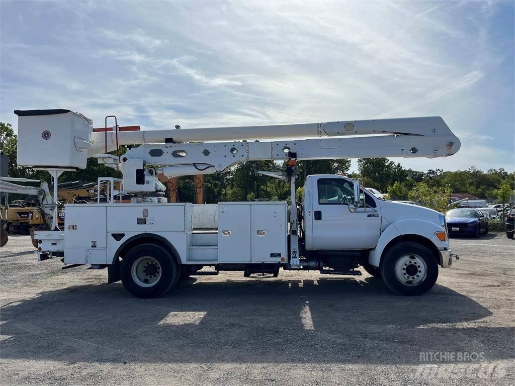 Ford F-750 Avtokošare