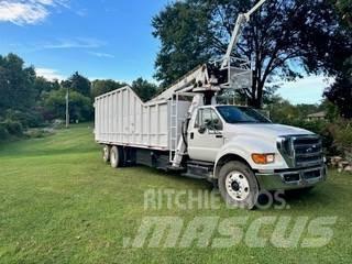 Ford F-750 Tovornjaki z žerjavom