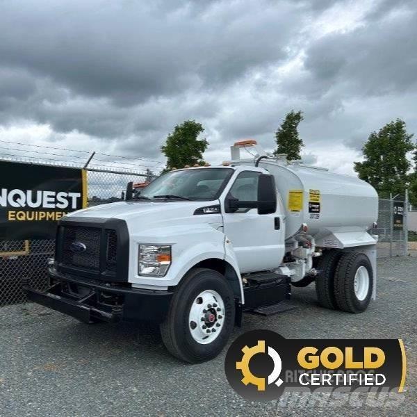 Ford F-750 Tovornjaki cisterne