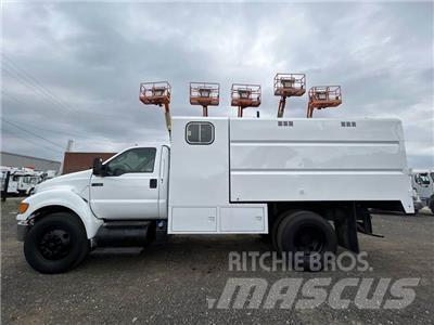 Ford F-750 Tovornjaki za žagovino