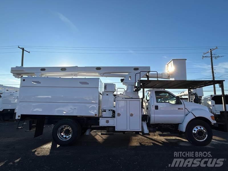 Ford F-750 Avtokošare