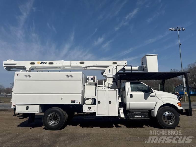 Ford F-750 Avtokošare