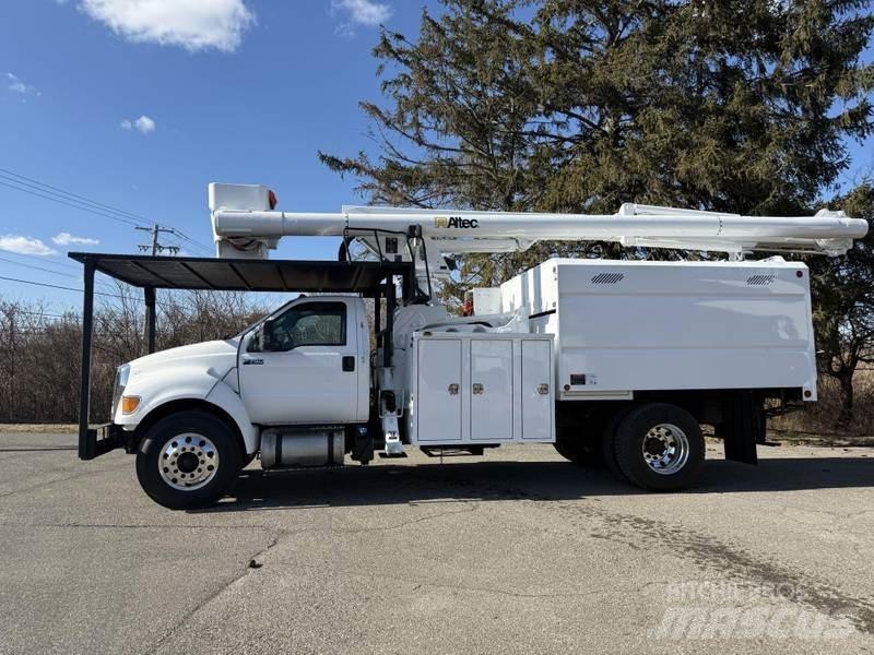 Ford F-750 Avtokošare