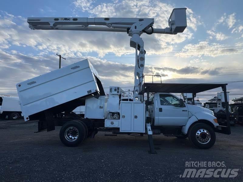 Ford F-750 Avtokošare