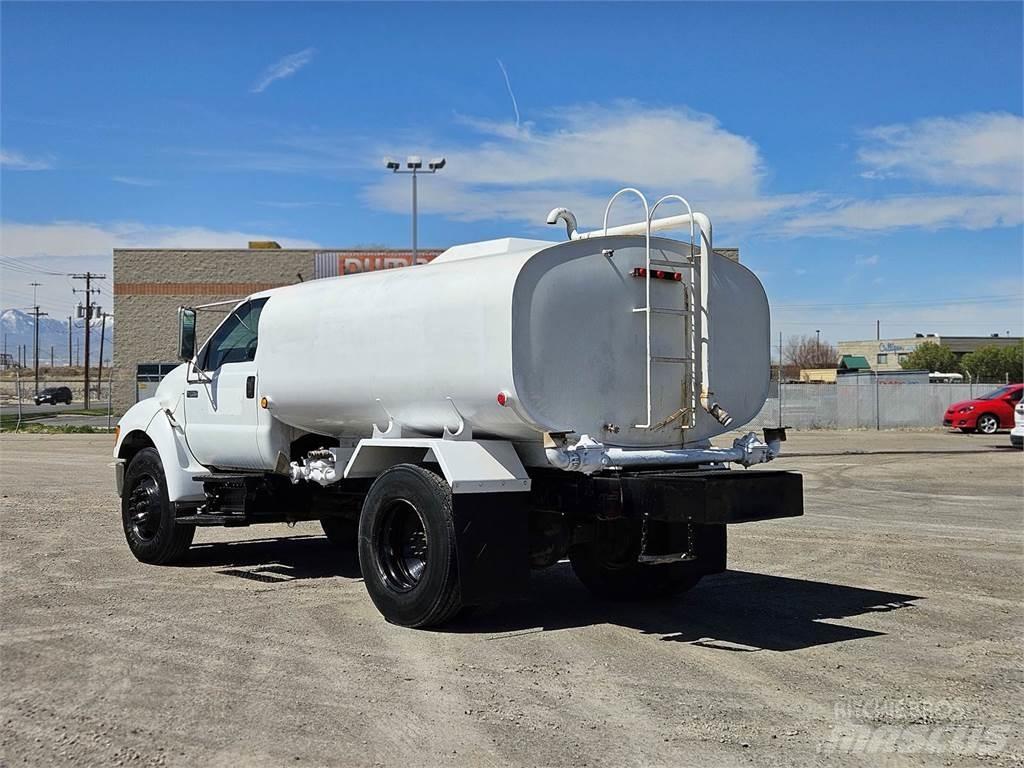 Ford F-750 Tovornjaki cisterne