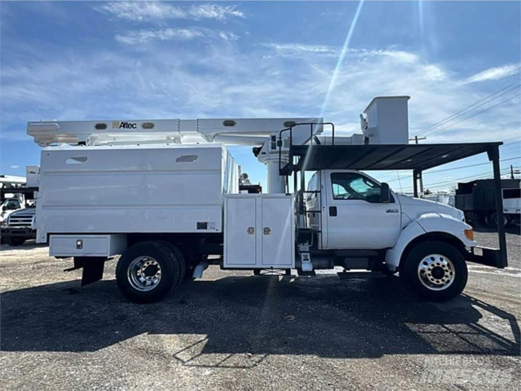 Ford F-750 Avtokošare
