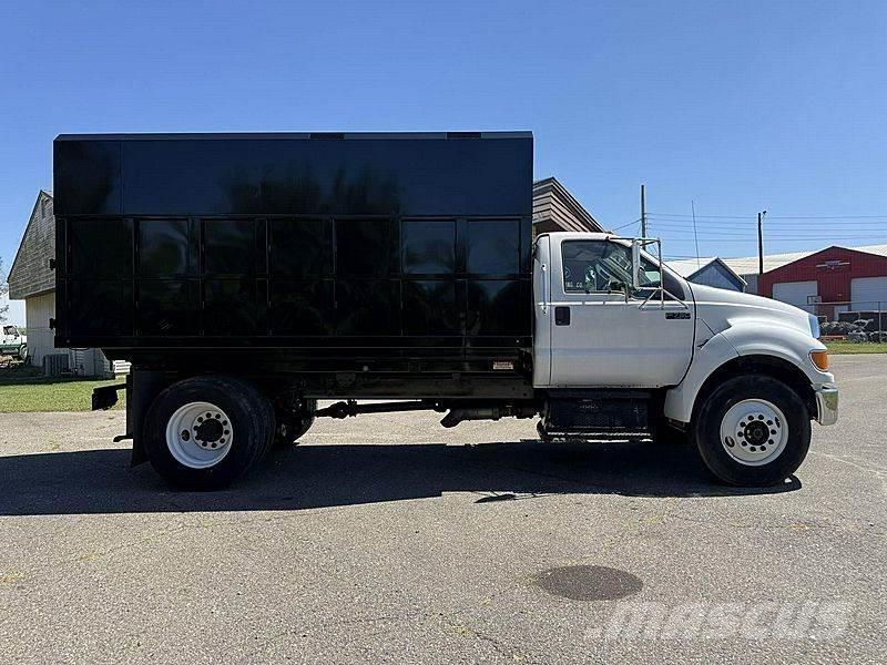 Ford F-750 Tovornjaki za žagovino