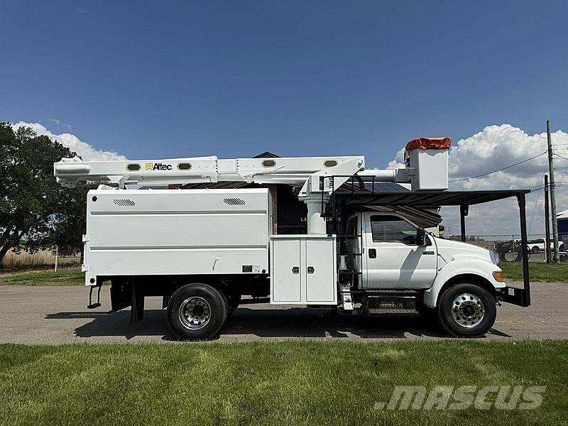 Ford F-750 Avtokošare