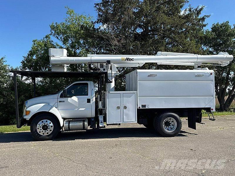 Ford F-750 Avtokošare