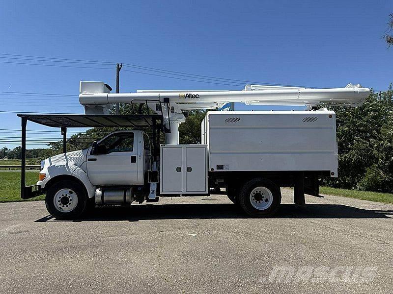 Ford F-750 Avtokošare